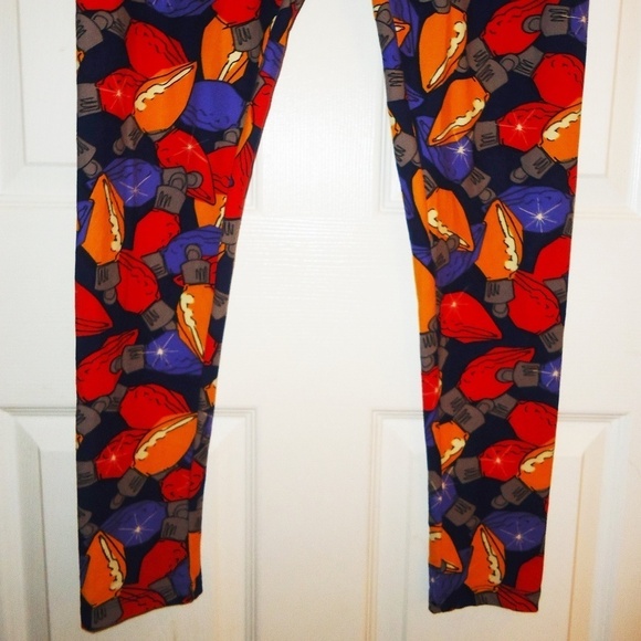 💥 SALE 💥 LULAROE T&C 12-22 CHRISTMAS LEGGINGS - Picture 3 of 7
